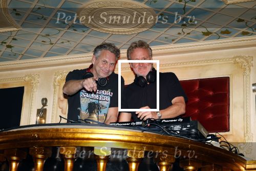 Amsterdam 19 oktober 2024
Presentatie van de nieuwe proffesionele muziek oortjes van Breggz in het pand waar voormalig Yab Yum zat . Xander de Buisonje is de founder van Breggz . Ze zijn in de USA uitgeroepen totm het beste produkt . Xander was er samen met zijn vrouw Sophie . Zoon Sem v Dijk en beste vriend draaiden er . Ook Erland Galjaard en Ronald Molendijk draaiden en set . Wendy v Dijk was ook aanwezig om naar haar mannen te kijken/luisteren.