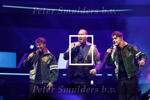 Rotterdam 18 oktober 2024
Frans Bauer treedt voor de 52e keer in ahoy op . Hij tradt oa samen op met zijn zoons Christiaan Frans jr en Jan . Ook Mariska Bauer trad op met Patty Brard . Verder aanwezig Lee Towers Billy Dans Django Wagner Chantal janzen Amar  en Sieneke. Ook de moeder van Frans en moeder van mariska waren aanwezig en zaten op de eerste rij .