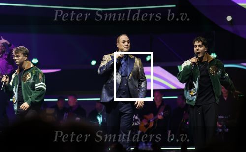 Rotterdam 18 oktober 2024
Frans Bauer treedt voor de 52e keer in ahoy op . Hij tradt oa samen op met zijn zoons Christiaan Frans jr en Jan . Ook Mariska Bauer trad op met Patty Brard . Verder aanwezig Lee Towers Billy Dans Django Wagner Chantal janzen Amar  en Sieneke. Ook de moeder van Frans en moeder van mariska waren aanwezig en zaten op de eerste rij .