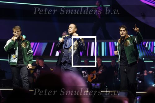 Rotterdam 18 oktober 2024
Frans Bauer treedt voor de 52e keer in ahoy op . Hij tradt oa samen op met zijn zoons Christiaan Frans jr en Jan . Ook Mariska Bauer trad op met Patty Brard . Verder aanwezig Lee Towers Billy Dans Django Wagner Chantal janzen Amar  en Sieneke. Ook de moeder van Frans en moeder van mariska waren aanwezig en zaten op de eerste rij .
