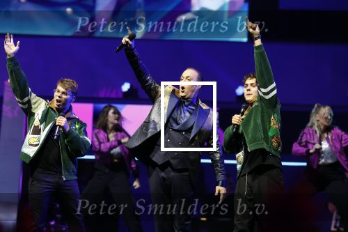 Rotterdam 18 oktober 2024
Frans Bauer treedt voor de 52e keer in ahoy op . Hij tradt oa samen op met zijn zoons Christiaan Frans jr en Jan . Ook Mariska Bauer trad op met Patty Brard . Verder aanwezig Lee Towers Billy Dans Django Wagner Chantal janzen Amar  en Sieneke. Ook de moeder van Frans en moeder van mariska waren aanwezig en zaten op de eerste rij .