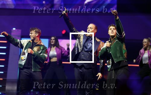 Rotterdam 18 oktober 2024
Frans Bauer treedt voor de 52e keer in ahoy op . Hij tradt oa samen op met zijn zoons Christiaan Frans jr en Jan . Ook Mariska Bauer trad op met Patty Brard . Verder aanwezig Lee Towers Billy Dans Django Wagner Chantal janzen Amar  en Sieneke. Ook de moeder van Frans en moeder van mariska waren aanwezig en zaten op de eerste rij .