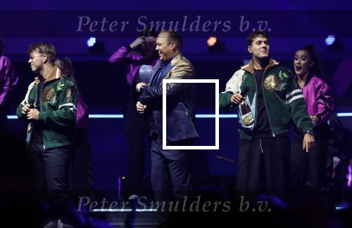 Rotterdam 18 oktober 2024
Frans Bauer treedt voor de 52e keer in ahoy op . Hij tradt oa samen op met zijn zoons Christiaan Frans jr en Jan . Ook Mariska Bauer trad op met Patty Brard . Verder aanwezig Lee Towers Billy Dans Django Wagner Chantal janzen Amar  en Sieneke. Ook de moeder van Frans en moeder van mariska waren aanwezig en zaten op de eerste rij .