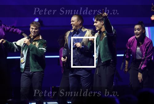 Rotterdam 18 oktober 2024
Frans Bauer treedt voor de 52e keer in ahoy op . Hij tradt oa samen op met zijn zoons Christiaan Frans jr en Jan . Ook Mariska Bauer trad op met Patty Brard . Verder aanwezig Lee Towers Billy Dans Django Wagner Chantal janzen Amar  en Sieneke. Ook de moeder van Frans en moeder van mariska waren aanwezig en zaten op de eerste rij .