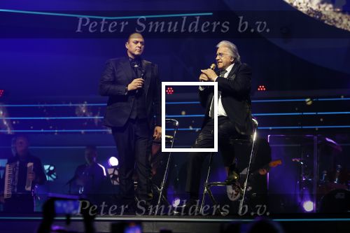 Rotterdam 18 oktober 2024
Frans Bauer treedt voor de 52e keer in ahoy op . Hij tradt oa samen op met zijn zoons Christiaan Frans jr en Jan . Ook Mariska Bauer trad op met Patty Brard . Verder aanwezig Lee Towers Billy Dans Django Wagner Chantal janzen Amar  en Sieneke. Ook de moeder van Frans en moeder van mariska waren aanwezig en zaten op de eerste rij .