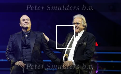 Rotterdam 18 oktober 2024
Frans Bauer treedt voor de 52e keer in ahoy op . Hij tradt oa samen op met zijn zoons Christiaan Frans jr en Jan . Ook Mariska Bauer trad op met Patty Brard . Verder aanwezig Lee Towers Billy Dans Django Wagner Chantal janzen Amar  en Sieneke. Ook de moeder van Frans en moeder van mariska waren aanwezig en zaten op de eerste rij .