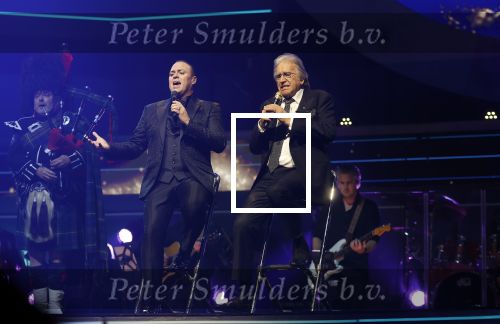 Rotterdam 18 oktober 2024
Frans Bauer treedt voor de 52e keer in ahoy op . Hij tradt oa samen op met zijn zoons Christiaan Frans jr en Jan . Ook Mariska Bauer trad op met Patty Brard . Verder aanwezig Lee Towers Billy Dans Django Wagner Chantal janzen Amar  en Sieneke. Ook de moeder van Frans en moeder van mariska waren aanwezig en zaten op de eerste rij .