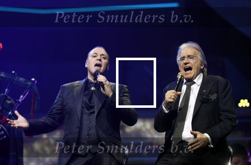 Rotterdam 18 oktober 2024
Frans Bauer treedt voor de 52e keer in ahoy op . Hij tradt oa samen op met zijn zoons Christiaan Frans jr en Jan . Ook Mariska Bauer trad op met Patty Brard . Verder aanwezig Lee Towers Billy Dans Django Wagner Chantal janzen Amar  en Sieneke. Ook de moeder van Frans en moeder van mariska waren aanwezig en zaten op de eerste rij .
