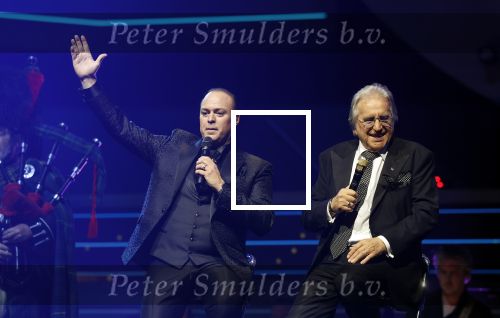 Rotterdam 18 oktober 2024
Frans Bauer treedt voor de 52e keer in ahoy op . Hij tradt oa samen op met zijn zoons Christiaan Frans jr en Jan . Ook Mariska Bauer trad op met Patty Brard . Verder aanwezig Lee Towers Billy Dans Django Wagner Chantal janzen Amar  en Sieneke. Ook de moeder van Frans en moeder van mariska waren aanwezig en zaten op de eerste rij .