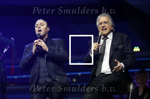 Rotterdam 18 oktober 2024
Frans Bauer treedt voor de 52e keer in ahoy op . Hij tradt oa samen op met zijn zoons Christiaan Frans jr en Jan . Ook Mariska Bauer trad op met Patty Brard . Verder aanwezig Lee Towers Billy Dans Django Wagner Chantal janzen Amar  en Sieneke. Ook de moeder van Frans en moeder van mariska waren aanwezig en zaten op de eerste rij .