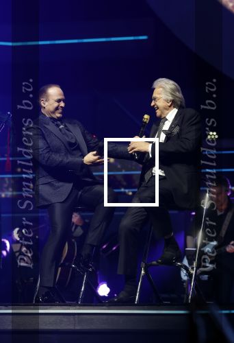 Rotterdam 18 oktober 2024
Frans Bauer treedt voor de 52e keer in ahoy op . Hij tradt oa samen op met zijn zoons Christiaan Frans jr en Jan . Ook Mariska Bauer trad op met Patty Brard . Verder aanwezig Lee Towers Billy Dans Django Wagner Chantal janzen Amar  en Sieneke. Ook de moeder van Frans en moeder van mariska waren aanwezig en zaten op de eerste rij .