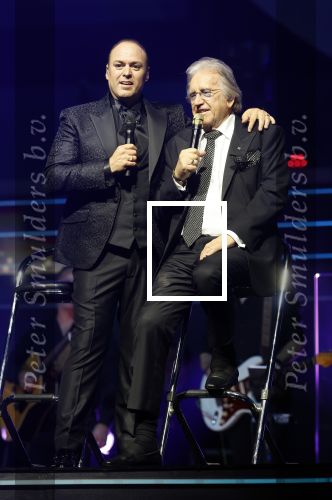 Rotterdam 18 oktober 2024
Frans Bauer treedt voor de 52e keer in ahoy op . Hij tradt oa samen op met zijn zoons Christiaan Frans jr en Jan . Ook Mariska Bauer trad op met Patty Brard . Verder aanwezig Lee Towers Billy Dans Django Wagner Chantal janzen Amar  en Sieneke. Ook de moeder van Frans en moeder van mariska waren aanwezig en zaten op de eerste rij .