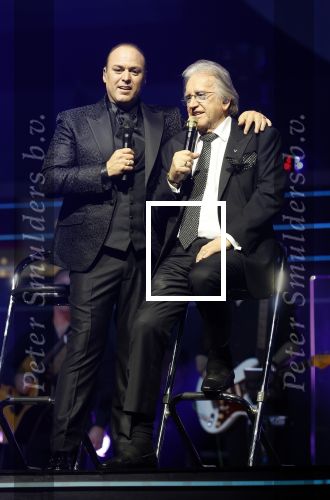 Rotterdam 18 oktober 2024
Frans Bauer treedt voor de 52e keer in ahoy op . Hij tradt oa samen op met zijn zoons Christiaan Frans jr en Jan . Ook Mariska Bauer trad op met Patty Brard . Verder aanwezig Lee Towers Billy Dans Django Wagner Chantal janzen Amar  en Sieneke. Ook de moeder van Frans en moeder van mariska waren aanwezig en zaten op de eerste rij .