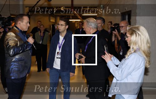 Rotterdam 18 oktober 2024
Frans Bauer treedt voor de 52e keer in ahoy op . Hij tradt oa samen op met zijn zoons Christiaan Frans jr en Jan . Ook Mariska Bauer trad op met Patty Brard . Verder aanwezig Lee Towers Billy Dans Django Wagner Chantal janzen Amar  en Sieneke. Ook de moeder van Frans en moeder van mariska waren aanwezig en zaten op de eerste rij .