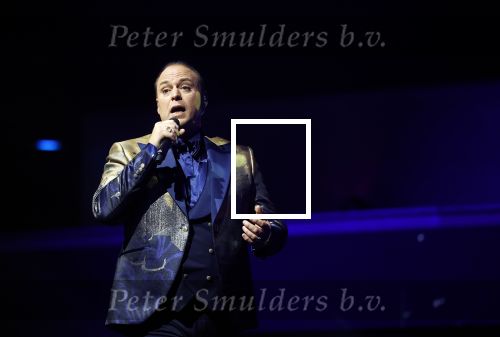 Rotterdam 18 oktober 2024
Frans Bauer treedt voor de 52e keer in ahoy op . Hij tradt oa samen op met zijn zoons Christiaan Frans jr en Jan . Ook Mariska Bauer trad op met Patty Brard . Verder aanwezig Lee Towers Billy Dans Django Wagner Chantal janzen Amar  en Sieneke. Ook de moeder van Frans en moeder van mariska waren aanwezig en zaten op de eerste rij .