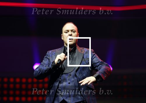 Rotterdam 18 oktober 2024
Frans Bauer treedt voor de 52e keer in ahoy op . Hij tradt oa samen op met zijn zoons Christiaan Frans jr en Jan . Ook Mariska Bauer trad op met Patty Brard . Verder aanwezig Lee Towers Billy Dans Django Wagner Chantal janzen Amar  en Sieneke. Ook de moeder van Frans en moeder van mariska waren aanwezig en zaten op de eerste rij .