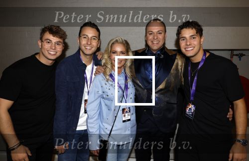 Rotterdam 18 oktober 2024
Frans Bauer treedt voor de 52e keer in ahoy op . Hij tradt oa samen op met zijn zoons Christiaan Frans jr en Jan . Ook Mariska Bauer trad op met Patty Brard . Verder aanwezig Lee Towers Billy Dans Django Wagner Chantal janzen Amar  en Sieneke. Ook de moeder van Frans en moeder van mariska waren aanwezig en zaten op de eerste rij .