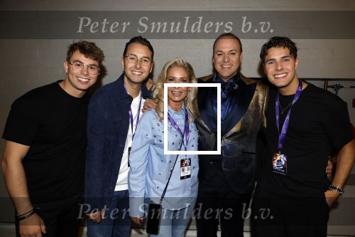 Rotterdam 18 oktober 2024
Frans Bauer treedt voor de 52e keer in ahoy op . Hij tradt oa samen op met zijn zoons Christiaan Frans jr en Jan . Ook Mariska Bauer trad op met Patty Brard . Verder aanwezig Lee Towers Billy Dans Django Wagner Chantal janzen Amar  en Sieneke. Ook de moeder van Frans en moeder van mariska waren aanwezig en zaten op de eerste rij .