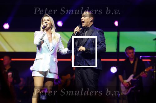 Rotterdam 18 oktober 2024
Frans Bauer treedt voor de 52e keer in ahoy op . Hij tradt oa samen op met zijn zoons Christiaan Frans jr en Jan . Ook Mariska Bauer trad op met Patty Brard . Verder aanwezig Lee Towers Billy Dans Django Wagner Chantal janzen Amar  en Sieneke. Ook de moeder van Frans en moeder van mariska waren aanwezig en zaten op de eerste rij .
