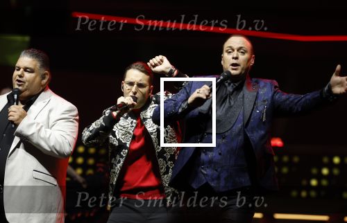 Rotterdam 18 oktober 2024
Frans Bauer treedt voor de 52e keer in ahoy op . Hij tradt oa samen op met zijn zoons Christiaan Frans jr en Jan . Ook Mariska Bauer trad op met Patty Brard . Verder aanwezig Lee Towers Billy Dans Django Wagner Chantal janzen Amar  en Sieneke. Ook de moeder van Frans en moeder van mariska waren aanwezig en zaten op de eerste rij .