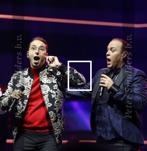 Rotterdam 18 oktober 2024
Frans Bauer treedt voor de 52e keer in ahoy op . Hij tradt oa samen op met zijn zoons Christiaan Frans jr en Jan . Ook Mariska Bauer trad op met Patty Brard . Verder aanwezig Lee Towers Billy Dans Django Wagner Chantal janzen Amar  en Sieneke. Ook de moeder van Frans en moeder van mariska waren aanwezig en zaten op de eerste rij .