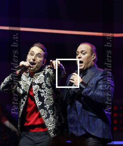 Rotterdam 18 oktober 2024
Frans Bauer treedt voor de 52e keer in ahoy op . Hij tradt oa samen op met zijn zoons Christiaan Frans jr en Jan . Ook Mariska Bauer trad op met Patty Brard . Verder aanwezig Lee Towers Billy Dans Django Wagner Chantal janzen Amar  en Sieneke. Ook de moeder van Frans en moeder van mariska waren aanwezig en zaten op de eerste rij .