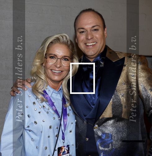 Rotterdam 18 oktober 2024
Frans Bauer treedt voor de 52e keer in ahoy op . Hij tradt oa samen op met zijn zoons Christiaan Frans jr en Jan . Ook Mariska Bauer trad op met Patty Brard . Verder aanwezig Lee Towers Billy Dans Django Wagner Chantal janzen Amar  en Sieneke. Ook de moeder van Frans en moeder van mariska waren aanwezig en zaten op de eerste rij .