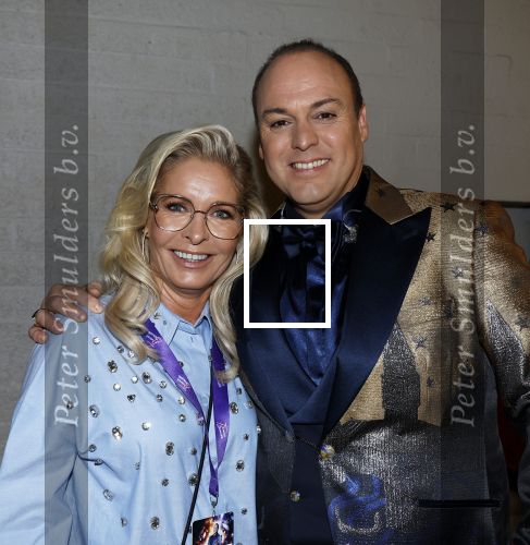 Rotterdam 18 oktober 2024
Frans Bauer treedt voor de 52e keer in ahoy op . Hij tradt oa samen op met zijn zoons Christiaan Frans jr en Jan . Ook Mariska Bauer trad op met Patty Brard . Verder aanwezig Lee Towers Billy Dans Django Wagner Chantal janzen Amar  en Sieneke. Ook de moeder van Frans en moeder van mariska waren aanwezig en zaten op de eerste rij .