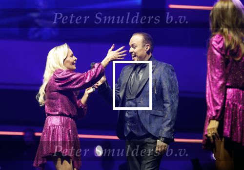 Rotterdam 18 oktober 2024
Frans Bauer treedt voor de 52e keer in ahoy op . Hij tradt oa samen op met zijn zoons Christiaan Frans jr en Jan . Ook Mariska Bauer trad op met Patty Brard . Verder aanwezig Lee Towers Billy Dans Django Wagner Chantal janzen Amar  en Sieneke. Ook de moeder van Frans en moeder van mariska waren aanwezig en zaten op de eerste rij .
