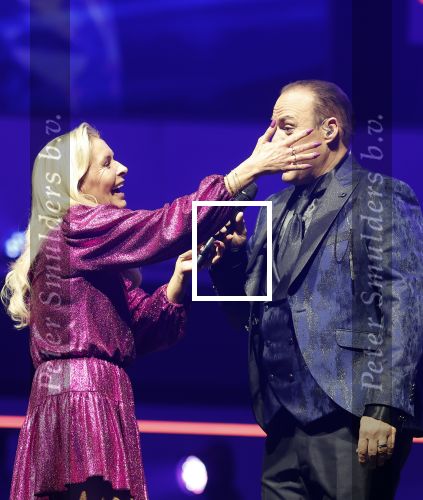 Rotterdam 18 oktober 2024
Frans Bauer treedt voor de 52e keer in ahoy op . Hij tradt oa samen op met zijn zoons Christiaan Frans jr en Jan . Ook Mariska Bauer trad op met Patty Brard . Verder aanwezig Lee Towers Billy Dans Django Wagner Chantal janzen Amar  en Sieneke. Ook de moeder van Frans en moeder van mariska waren aanwezig en zaten op de eerste rij .