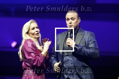 Rotterdam 18 oktober 2024
Frans Bauer treedt voor de 52e keer in ahoy op . Hij tradt oa samen op met zijn zoons Christiaan Frans jr en Jan . Ook Mariska Bauer trad op met Patty Brard . Verder aanwezig Lee Towers Billy Dans Django Wagner Chantal janzen Amar  en Sieneke. Ook de moeder van Frans en moeder van mariska waren aanwezig en zaten op de eerste rij .