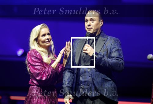 Rotterdam 18 oktober 2024
Frans Bauer treedt voor de 52e keer in ahoy op . Hij tradt oa samen op met zijn zoons Christiaan Frans jr en Jan . Ook Mariska Bauer trad op met Patty Brard . Verder aanwezig Lee Towers Billy Dans Django Wagner Chantal janzen Amar  en Sieneke. Ook de moeder van Frans en moeder van mariska waren aanwezig en zaten op de eerste rij .
