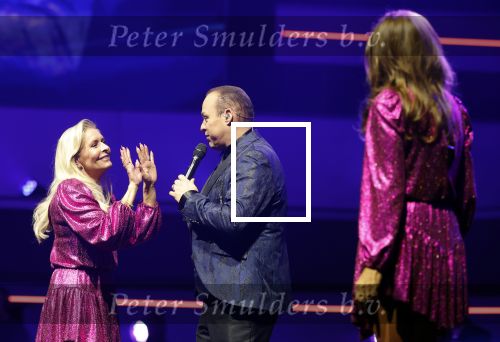 Rotterdam 18 oktober 2024
Frans Bauer treedt voor de 52e keer in ahoy op . Hij tradt oa samen op met zijn zoons Christiaan Frans jr en Jan . Ook Mariska Bauer trad op met Patty Brard . Verder aanwezig Lee Towers Billy Dans Django Wagner Chantal janzen Amar  en Sieneke. Ook de moeder van Frans en moeder van mariska waren aanwezig en zaten op de eerste rij .