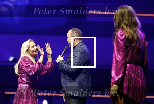 Rotterdam 18 oktober 2024
Frans Bauer treedt voor de 52e keer in ahoy op . Hij tradt oa samen op met zijn zoons Christiaan Frans jr en Jan . Ook Mariska Bauer trad op met Patty Brard . Verder aanwezig Lee Towers Billy Dans Django Wagner Chantal janzen Amar  en Sieneke. Ook de moeder van Frans en moeder van mariska waren aanwezig en zaten op de eerste rij .