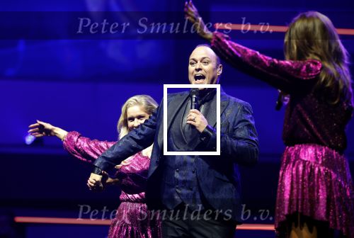 Rotterdam 18 oktober 2024
Frans Bauer treedt voor de 52e keer in ahoy op . Hij tradt oa samen op met zijn zoons Christiaan Frans jr en Jan . Ook Mariska Bauer trad op met Patty Brard . Verder aanwezig Lee Towers Billy Dans Django Wagner Chantal janzen Amar  en Sieneke. Ook de moeder van Frans en moeder van mariska waren aanwezig en zaten op de eerste rij .