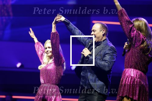 Rotterdam 18 oktober 2024
Frans Bauer treedt voor de 52e keer in ahoy op . Hij tradt oa samen op met zijn zoons Christiaan Frans jr en Jan . Ook Mariska Bauer trad op met Patty Brard . Verder aanwezig Lee Towers Billy Dans Django Wagner Chantal janzen Amar  en Sieneke. Ook de moeder van Frans en moeder van mariska waren aanwezig en zaten op de eerste rij .