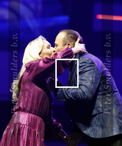 Rotterdam 18 oktober 2024
Frans Bauer treedt voor de 52e keer in ahoy op . Hij tradt oa samen op met zijn zoons Christiaan Frans jr en Jan . Ook Mariska Bauer trad op met Patty Brard . Verder aanwezig Lee Towers Billy Dans Django Wagner Chantal janzen Amar  en Sieneke. Ook de moeder van Frans en moeder van mariska waren aanwezig en zaten op de eerste rij .