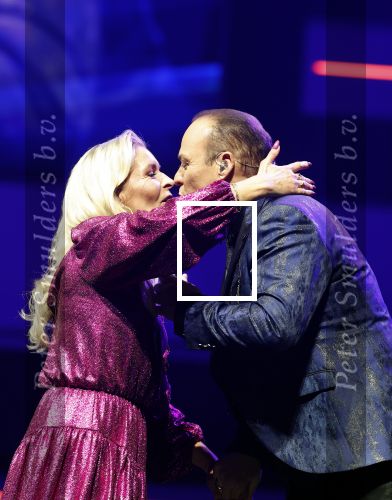 Rotterdam 18 oktober 2024
Frans Bauer treedt voor de 52e keer in ahoy op . Hij tradt oa samen op met zijn zoons Christiaan Frans jr en Jan . Ook Mariska Bauer trad op met Patty Brard . Verder aanwezig Lee Towers Billy Dans Django Wagner Chantal janzen Amar  en Sieneke. Ook de moeder van Frans en moeder van mariska waren aanwezig en zaten op de eerste rij .