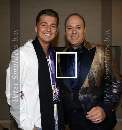 Rotterdam 18 oktober 2024
Frans Bauer treedt voor de 52e keer in ahoy op . Hij tradt oa samen op met zijn zoons Christiaan Frans jr en Jan . Ook Mariska Bauer trad op met Patty Brard . Verder aanwezig Lee Towers Billy Dans Django Wagner Chantal janzen Amar  en Sieneke. Ook de moeder van Frans en moeder van mariska waren aanwezig en zaten op de eerste rij . Frans Bauer Mart Hoogkamer