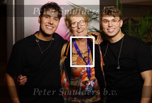 Rotterdam 18 oktober 2024
Frans Bauer treedt voor de 52e keer in ahoy op . Hij tradt oa samen op met zijn zoons Christiaan Frans jr en Jan . Ook Mariska Bauer trad op met Patty Brard . Verder aanwezig Lee Towers Billy Dans Django Wagner Chantal janzen Amar  en Sieneke. Ook de moeder van Frans en moeder van mariska waren aanwezig en zaten op de eerste rij .