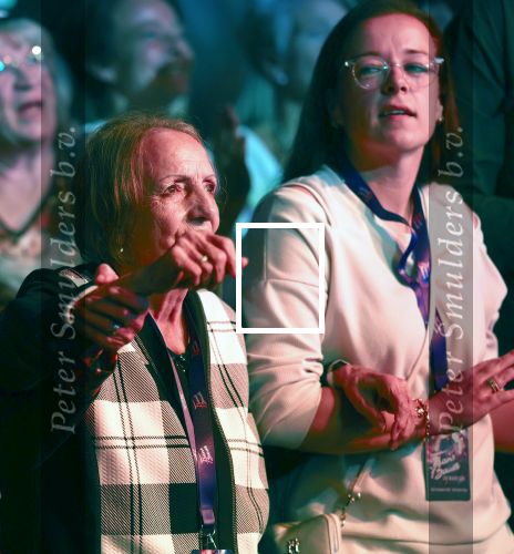 Rotterdam 18 oktober 2024
Frans Bauer treedt voor de 52e keer in ahoy op . Hij tradt oa samen op met zijn zoons Christiaan Frans jr en Jan . Ook Mariska Bauer trad op met Patty Brard . Verder aanwezig Lee Towers Billy Dans Django Wagner Chantal janzen Amar  en Sieneke. Ook de moeder van Frans en moeder van mariska waren aanwezig en zaten op de eerste rij .