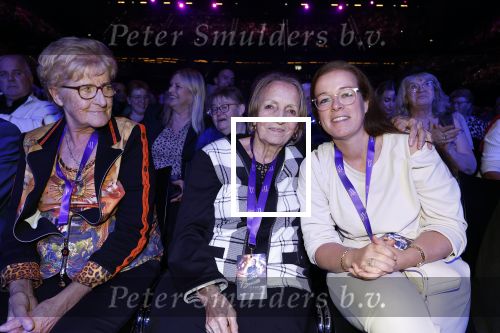 Rotterdam 18 oktober 2024
Frans Bauer treedt voor de 52e keer in ahoy op . Hij tradt oa samen op met zijn zoons Christiaan Frans jr en Jan . Ook Mariska Bauer trad op met Patty Brard . Verder aanwezig Lee Towers Billy Dans Django Wagner Chantal janzen Amar  en Sieneke. Ook de moeder van Frans en moeder van mariska waren aanwezig en zaten op de eerste rij .