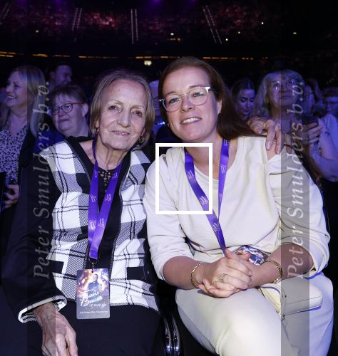 Rotterdam 18 oktober 2024
Frans Bauer treedt voor de 52e keer in ahoy op . Hij tradt oa samen op met zijn zoons Christiaan Frans jr en Jan . Ook Mariska Bauer trad op met Patty Brard . Verder aanwezig Lee Towers Billy Dans Django Wagner Chantal janzen Amar  en Sieneke. Ook de moeder van Frans en moeder van mariska waren aanwezig en zaten op de eerste rij .