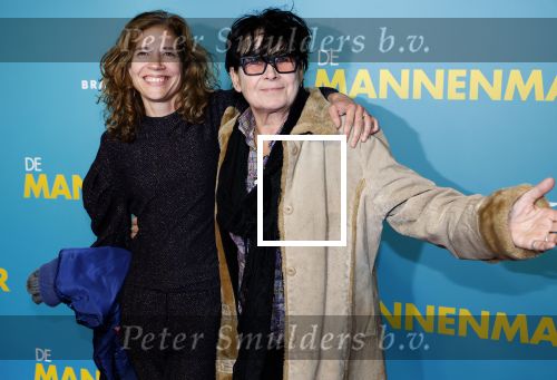 Amsterdam 14 oktober 2024
Premiere de Mannenmaker in Tuschinski met in de hoofdrollen oa Katja Schuurman Eva v d Wijdeven Leo Alkemade Georgina Verbaan Melissas Drost Huub Smit Yasmin Karssing en Rene Watzema . Frederique Spigt
en partner Olivia Pater