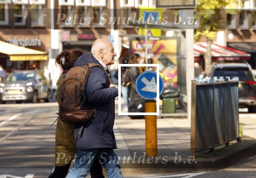 Amsterdam 4 oktober 2024
Frits Spits met zijn nieuwe vriendin in Amsterdam zuid.