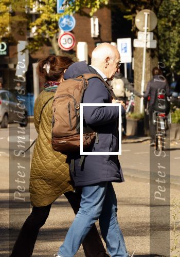 Amsterdam 4 oktober 2024
Frits Spits met zijn nieuwe vriendin in Amsterdam zuid.