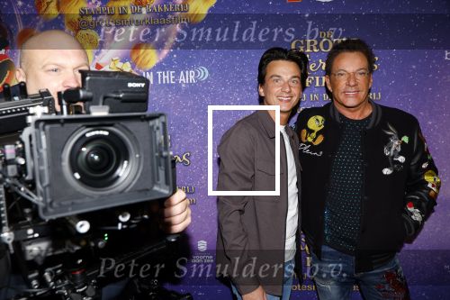 Amsterdam 19 oktober 2024
Premiere de grote Sinterklaasfilm in Tuschinski. Danilo Kuiters met Gerard Joling met cameraman voor Soap