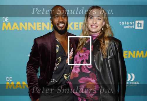 Amsterdam 14 oktober 2024
Premiere de Mannenmaker in Tuschinski met in de hoofdrollen oa Katja Schuurman Eva v d Wijdeven Leo Alkemade Georgina Verbaan Melissas Drost Huub Smit Yasmin Karssing en Rene Watzema . Giorgio Hokstam met zwangere partner