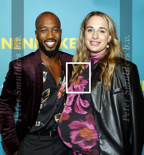Amsterdam 14 oktober 2024
Premiere de Mannenmaker in Tuschinski met in de hoofdrollen oa Katja Schuurman Eva v d Wijdeven Leo Alkemade Georgina Verbaan Melissas Drost Huub Smit Yasmin Karssing en Rene Watzema . Giorgio Hokstam met zwangere partner