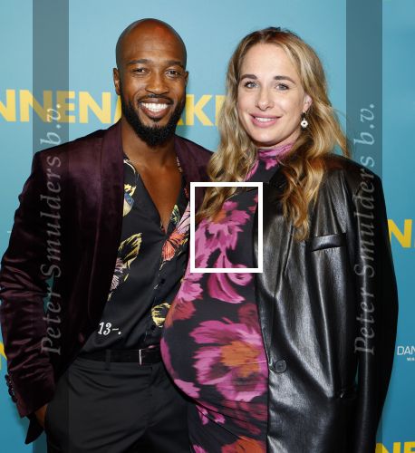 Amsterdam 14 oktober 2024
Premiere de Mannenmaker in Tuschinski met in de hoofdrollen oa Katja Schuurman Eva v d Wijdeven Leo Alkemade Georgina Verbaan Melissas Drost Huub Smit Yasmin Karssing en Rene Watzema . Giorgio Hokstam met zwangere partner